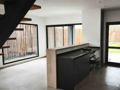 Depto Tipo Casa en Venta de 6 ambientes