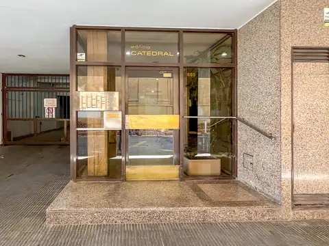 Departamento a la venta en cordoba al 600, frente al monumento a la bandera 