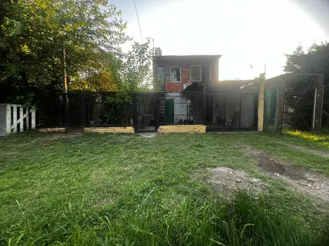 CASA 3 AMBIENTES VENTA SAN VICENTE Y DEPARTAMENTOS