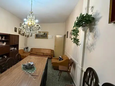 CASA EN VENTA 4 AMB + GALPON Y LOCAL EN BANFIELD