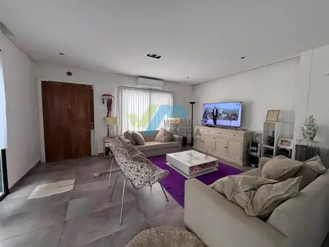 Casa 4 ambientes con 3 baños