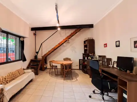 Depto Tipo Casa 4 ambientes con 2 baños