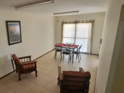 Hipólito Irigoyen 100