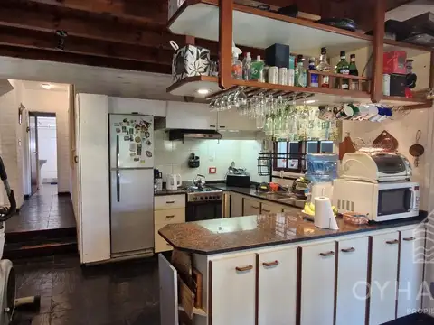 Casa 5 ambientes con 4 baños
