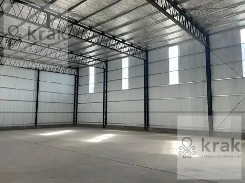 Venta galpon deposito en  Moreno Polo 24