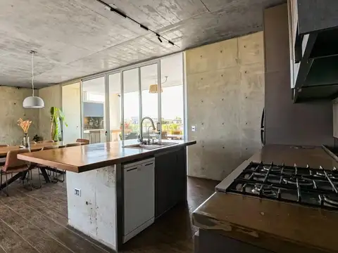 Casa 7 ambientes con 3 baños