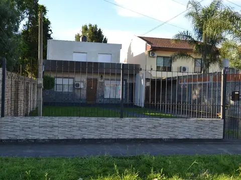 CASA EN VENTA EN BURZACO