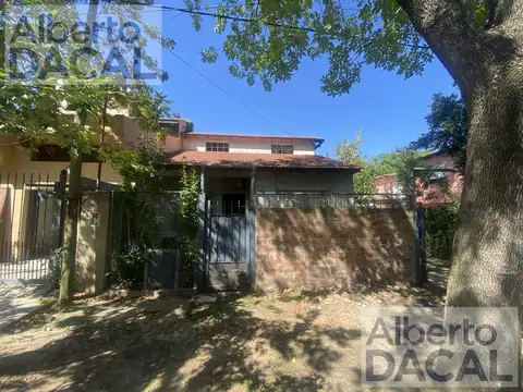 Casa 4 ambientes con 1 baño