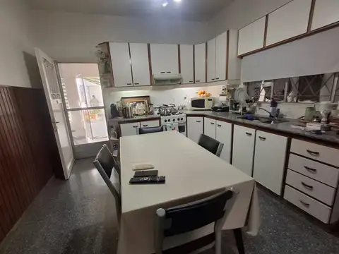 2 casas lote propio Victoria – Amplia, Luminosidad y Versatilidad