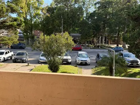 Avenida Arquitecto Jorge Bunge 600