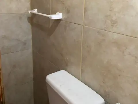 VENTA DE SEIS CASAS EN LOMAS DE ZAMORA INVERSION