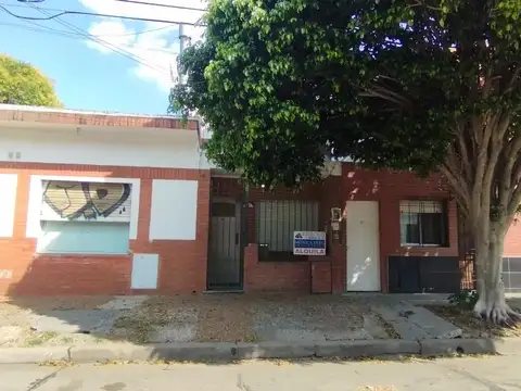 PH AL FRENTE MUY BUENA UBICACION