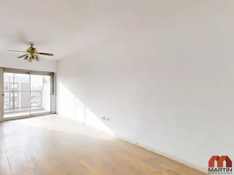 Departamento en Venta de 4 Ambientes en Parque Patricios con Balcón