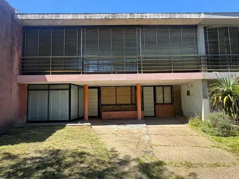 Casa en Venta a 1 cuadra de Avenidas