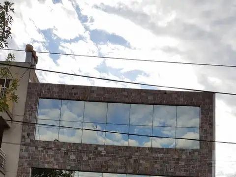 Oficina de 100 m2 en Alquiler en Martinez
