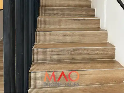 Oficina en Alquiler con 2 cocheras