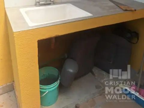 Casa 4 ambientes con 2 baños