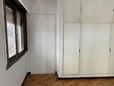 CABALLITO - 4 AMBIENTES -  SOLO USO COMERCIAL  