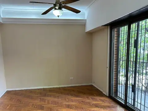 CABALLITO - 4 AMBIENTES -  SOLO USO COMERCIAL  