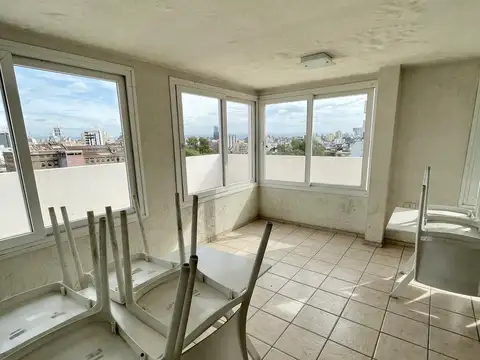 Departamento 6 ambientes con 2 baños