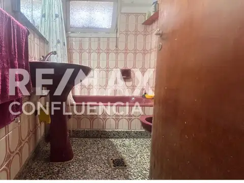 Casa 5 ambientes con 1 baño