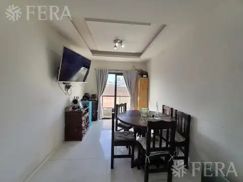 Venta departamento 3 ambientes con balcón en Wilde