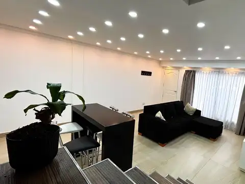 VENTA-PH TIPO TRIPLEX 5 AMB-LA TABLADA