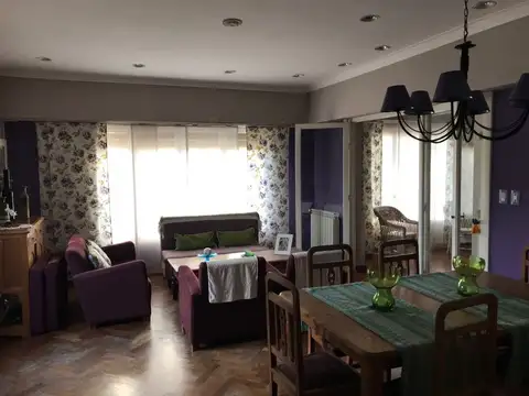 Av Pte H Yrigoyen 1300