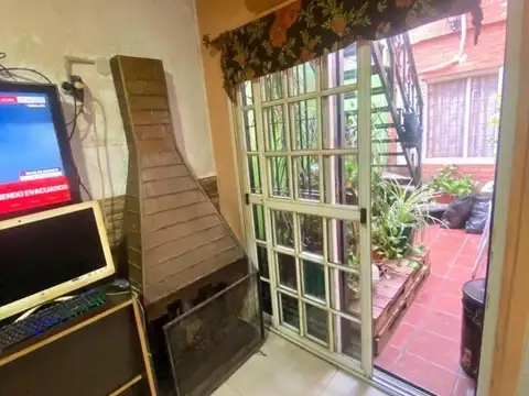 Departamento en venta - 3 Dormitorios 2 Baños - Ramos Mejía