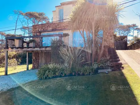 Alquilo hermosa propiedad en Montoya cerca de la playa