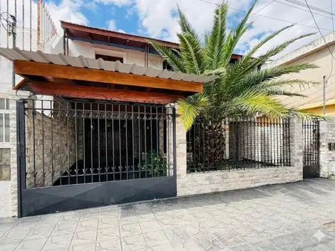 VENTA CASA 4 DORM SAN MARTIN
