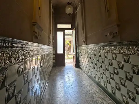 EXCELENTE INMUEBLE EN PLENA ZONA COMERCIAL DE ESCOBAR