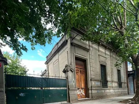 EXCELENTE INMUEBLE EN PLENA ZONA COMERCIAL DE ESCOBAR