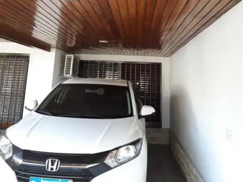 Casa en Venta en Ramos Mejía, USD 398.000