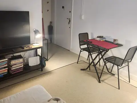 Venta Departamento 36 m² Hecho a Nuevo Edificio Antiguo 2do. Piso por Escalera