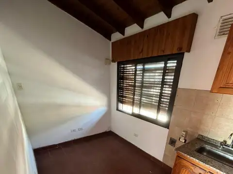 SE ALQUILA PH EN PLANTA ALTA DOS DORMITORIOS