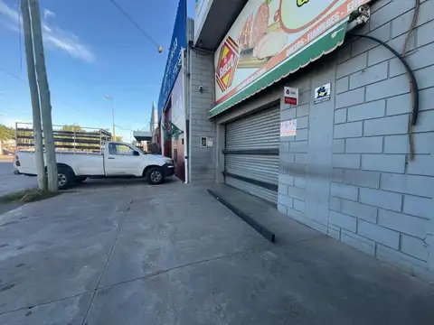 ALQUILER DE LOCAL OFICINA + DEPOSITO SOBRE RUTA 8