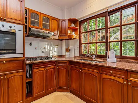 Casa 5 ambientes con 1 baño