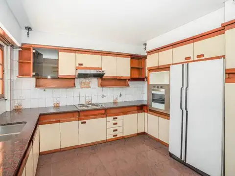 VENTA CASA 6 AMB MAS LOCALES EN GRAND BOURG