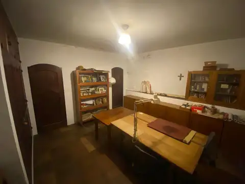 Casa 6 ambientes con 2 baños