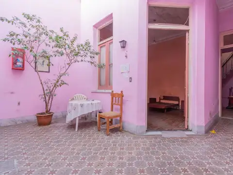 CASA EN VENTA ALMAGRO - EX HOTEL - LOTE DE 143 M2