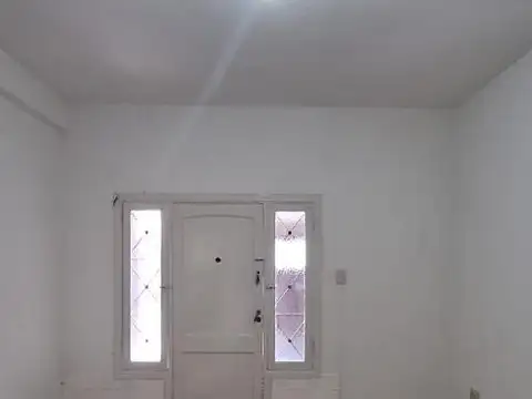 Depto Tipo Casa en Alquiler de 3 ambientes