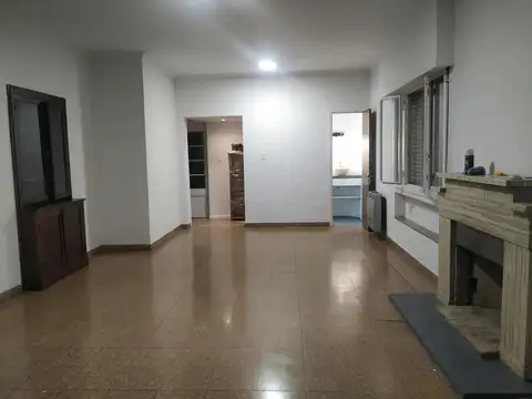 Casa en Alquiler con 1 cochera