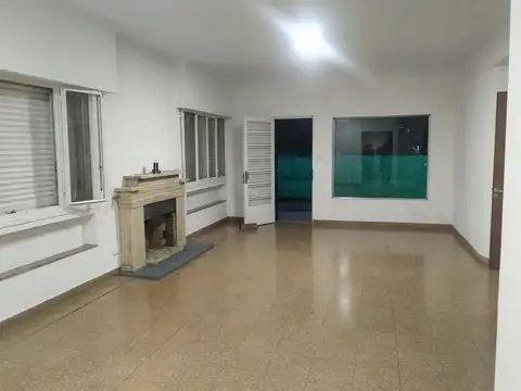 Casa en alquiler - 3 Dormitorios 3 Baños - Villa Elisa