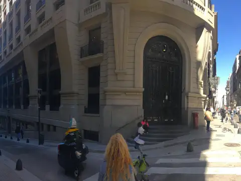 Oficina en Edificio Mihanovich