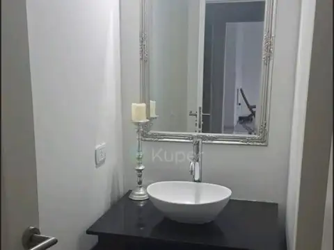 Casa en Alquiler Temporal con 1 cochera