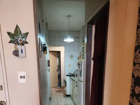 VENTA DEPARTAMENTO CUATRO AMBIENTES CON DEPENDENCIA, FRENTE BALCÓN CORRIDO, LUMINOSO