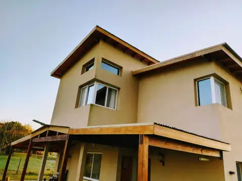 Casa 4 ambientes con 3 baños