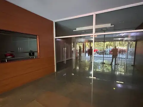 Av. Carlos Pellegrini 600, Piso Planta Baja