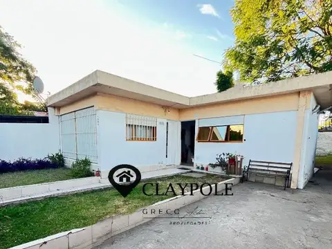 Casa a metros de la estación Claypole